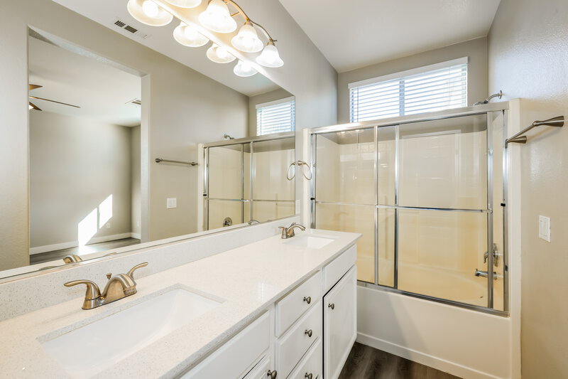 2,040/Mo, 1931 Giant Pine Ave North Las Vegas, NV 89031 Main Bathroom View