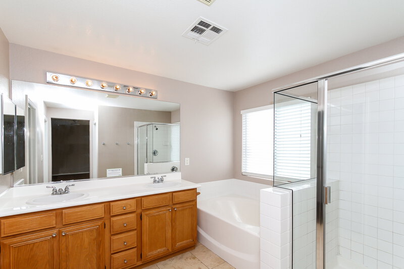 2,895/Mo, 2394 Brockton Way Henderson, NV 89074 Master Bathroom View
