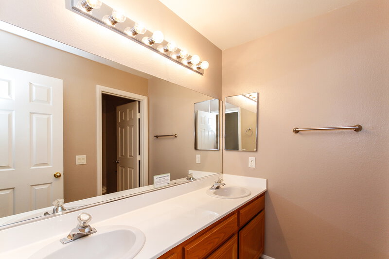 2,895/Mo, 2394 Brockton Way Henderson, NV 89074 Bathroom View 2