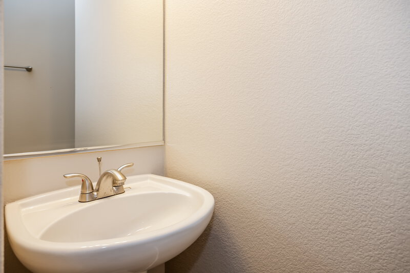 1,960/Mo, 5908 Secret Island Dr Las Vegas, NV 89139 Bathroom View 2