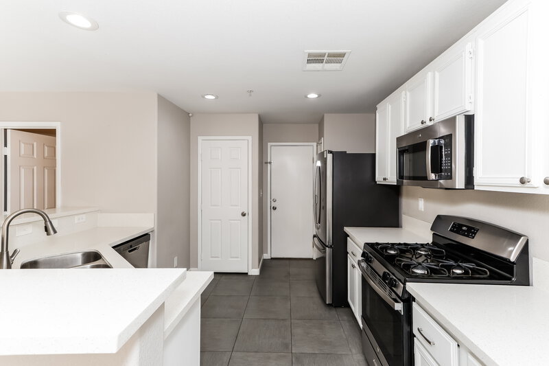 1,845/Mo, 151 Desert Pond Ave Henderson, NV 89002 Kitchen View