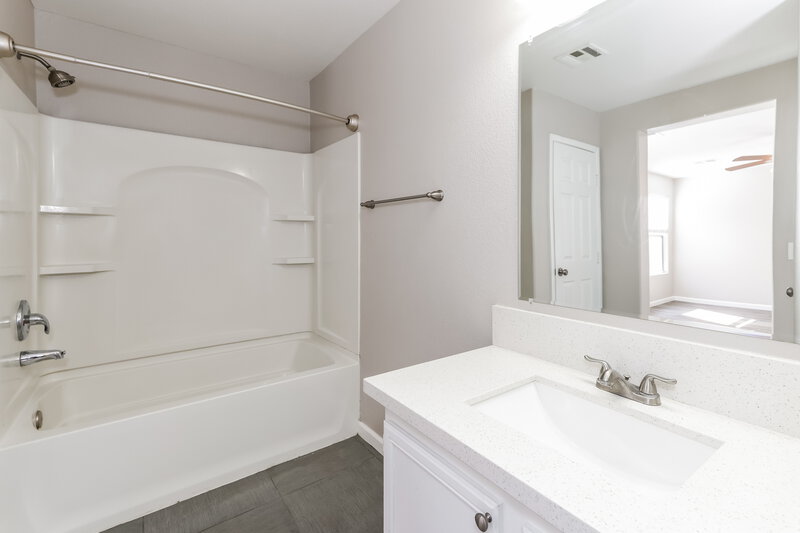 1,845/Mo, 151 Desert Pond Ave Henderson, NV 89002 Main Bathroom View 2
