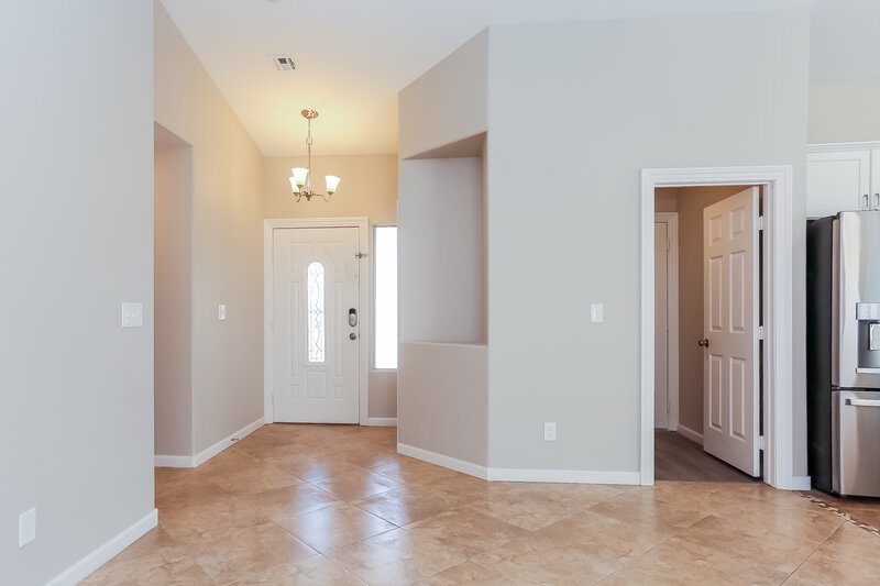 2,890/Mo, 3927 Blue Coral Dr North Las Vegas, NV 89032 Foyer View