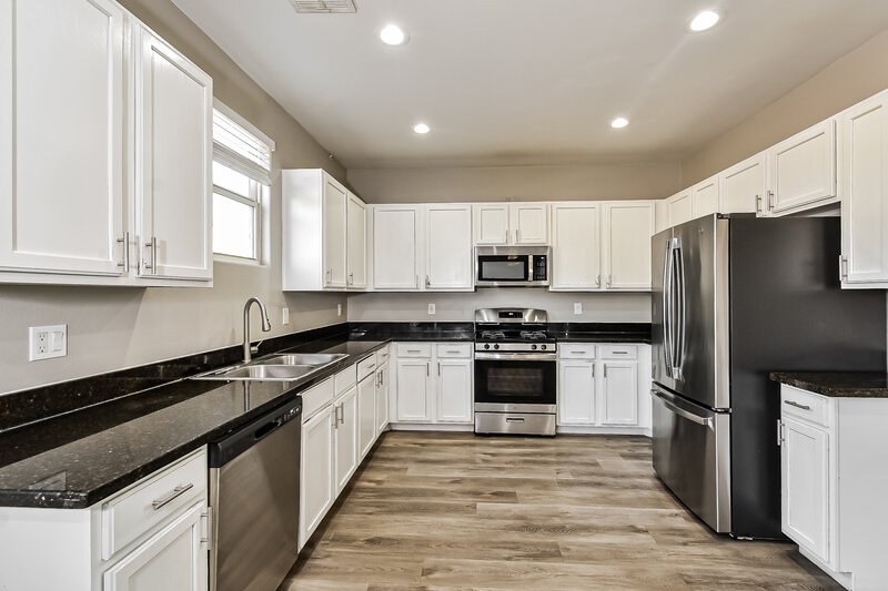 2,465/Mo, 4237 Telstar Ct North Las Vegas, NV 89032 Kitchen View