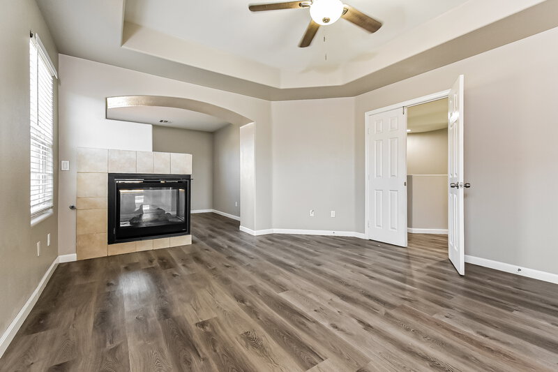 2,465/Mo, 4237 Telstar Ct North Las Vegas, NV 89032 Main Bedroom View 3