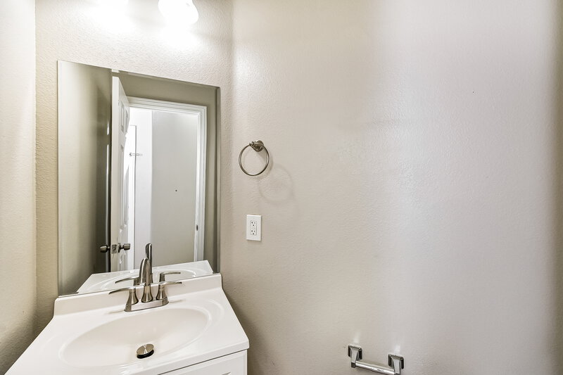 2,465/Mo, 4237 Telstar Ct North Las Vegas, NV 89032 Bathroom View 2