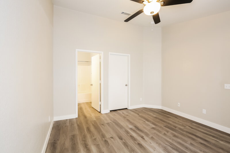 2,075/Mo, 130 Breezy Shore Ave North Las Vegas, NV 89031 Main Bedroom View