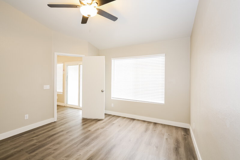 2,075/Mo, 130 Breezy Shore Ave North Las Vegas, NV 89031 Main Bedroom View 2