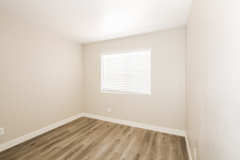 2,075/Mo, 130 Breezy Shore Ave North Las Vegas, NV 89031 Bedroom View