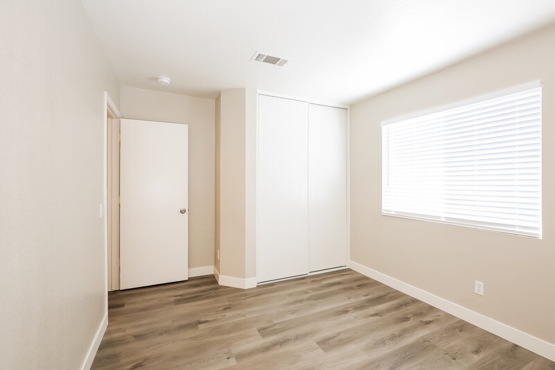 2,075/Mo, 130 Breezy Shore Ave North Las Vegas, NV 89031 Bedroom View 3