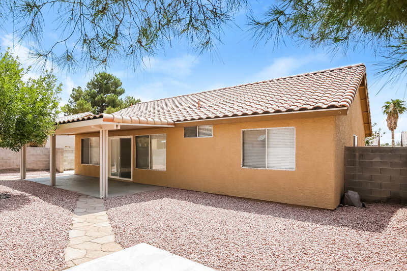 2,075/Mo, 130 Breezy Shore Ave North Las Vegas, NV 89031 Rear View 2