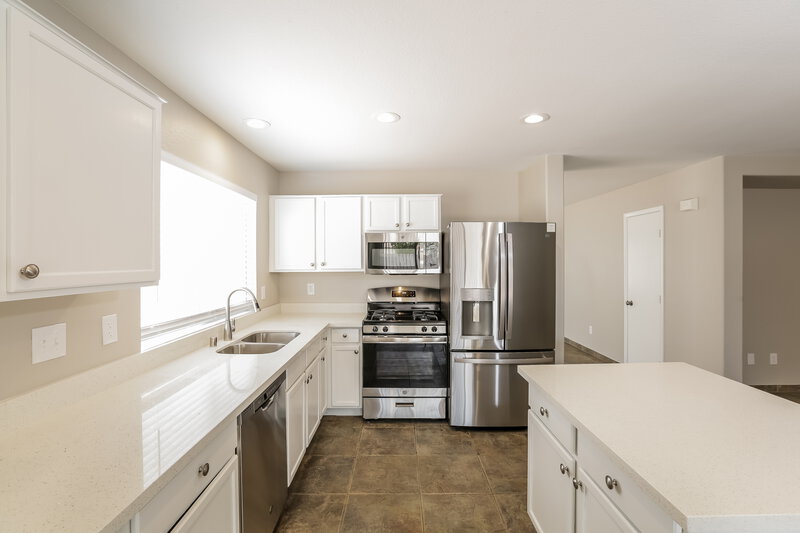 1,980/Mo, 721 Orchid Tree Ln Henderson, NV 89011 Kitchen View