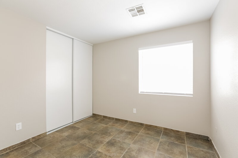 1,980/Mo, 721 Orchid Tree Ln Henderson, NV 89011 Bedroom View 2
