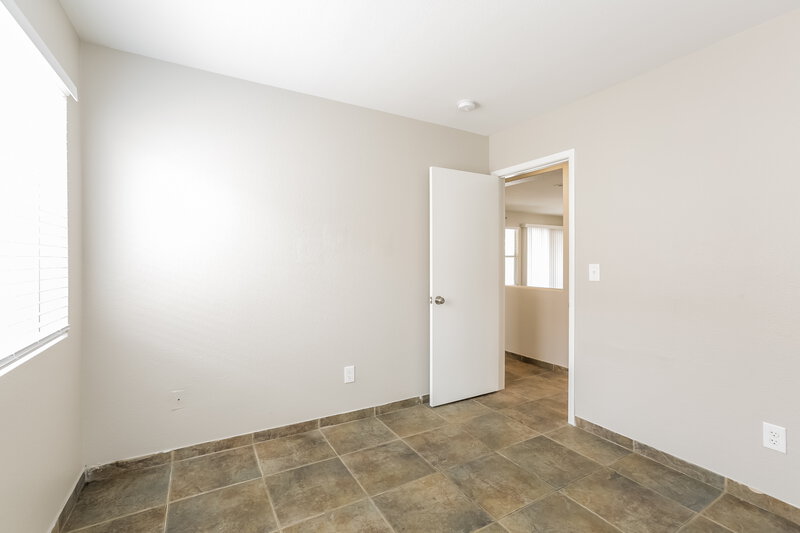 1,980/Mo, 721 Orchid Tree Ln Henderson, NV 89011 Bedroom View 3