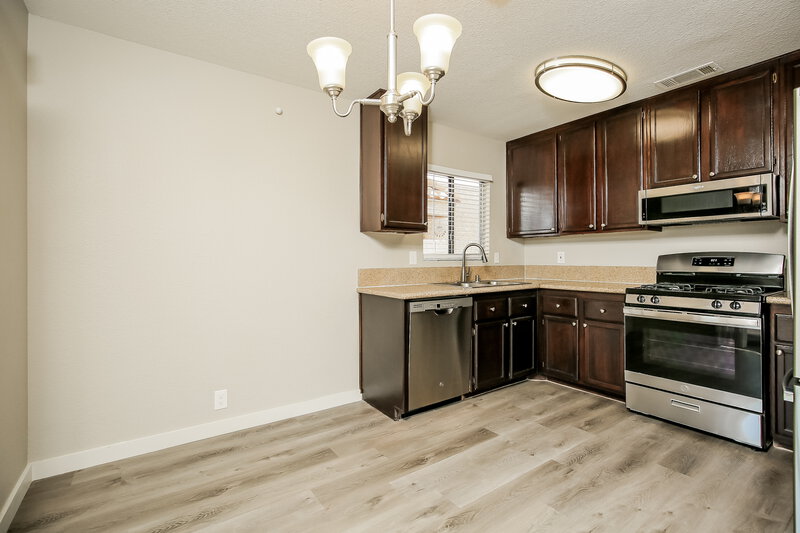 2,150/Mo, 3100 Centavo Dr Las Vegas, NV 89117 Dining Room View 2