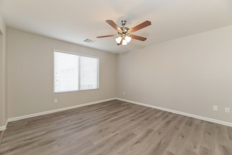 2,015/Mo, 6388 Kellyville Dr Las Vegas, NV 89122 Main Bedroom View