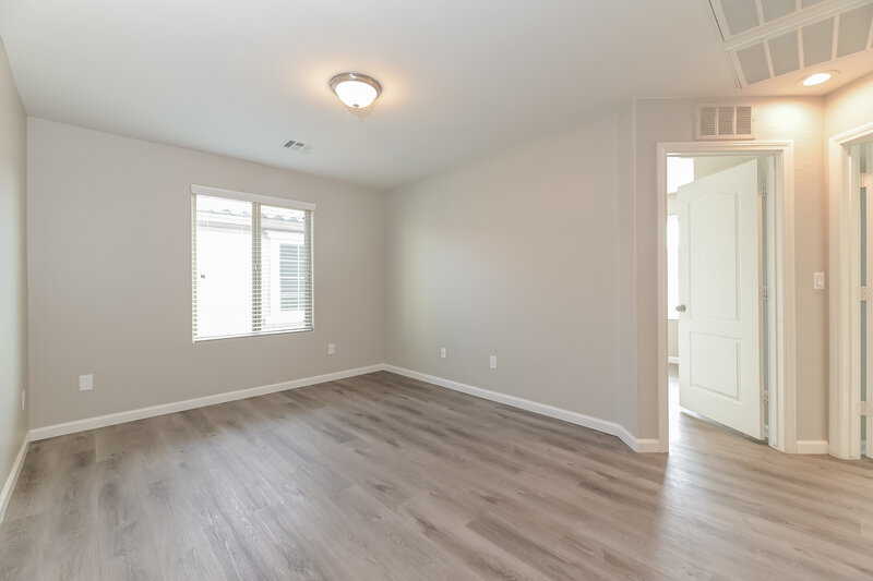 2,015/Mo, 6388 Kellyville Dr Las Vegas, NV 89122 Bedroom View