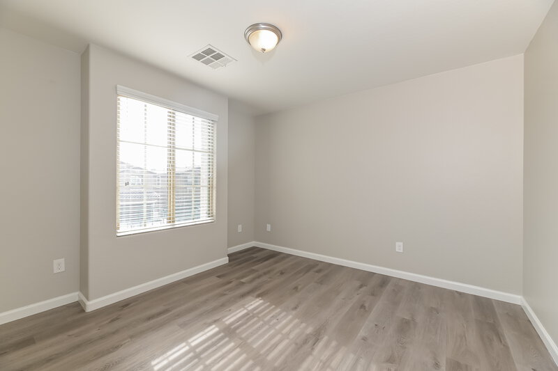 2,015/Mo, 6388 Kellyville Dr Las Vegas, NV 89122 Bedroom View 3