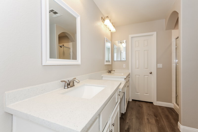 2,455/Mo, 8573 Primula Ct Las Vegas, NV 89149 Main Bathroom View 2