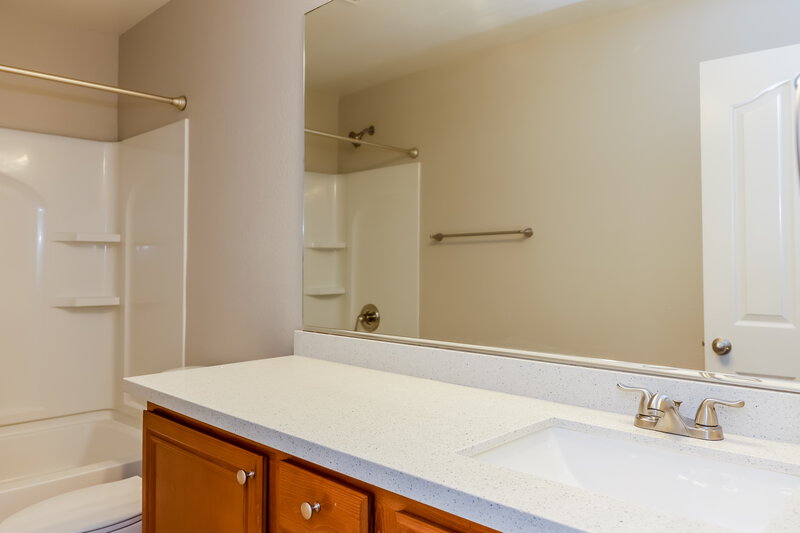 2,185/Mo, 71 Branch Field Ave Las Vegas, NV 89183 Main Bathroom View