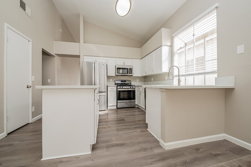2,105/Mo, 1945 Curio Dr North Las Vegas, NV 89031 Kitchen View