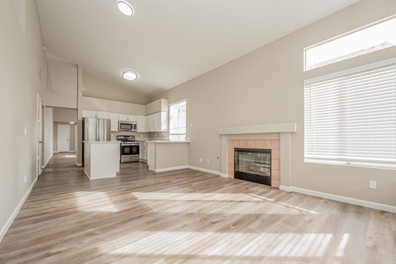 2,105/Mo, 1945 Curio Dr North Las Vegas, NV 89031 Family Room View 2