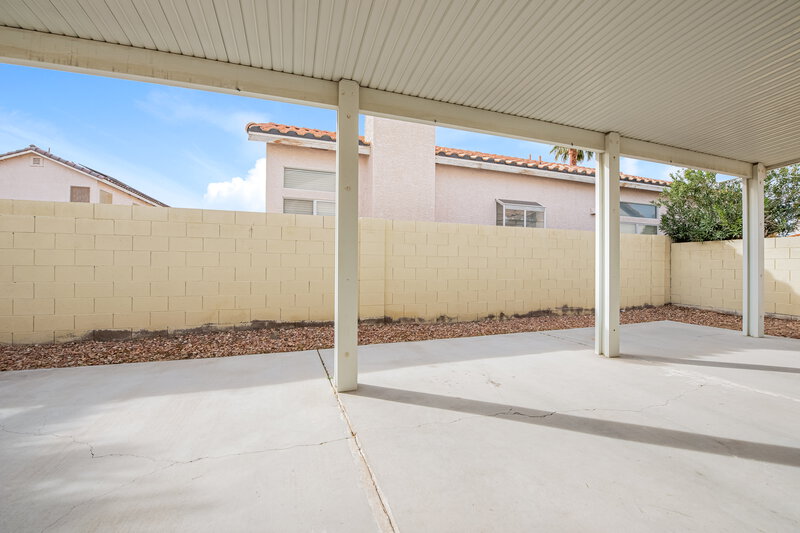 2,105/Mo, 1945 Curio Dr North Las Vegas, NV 89031 Covered Patio View