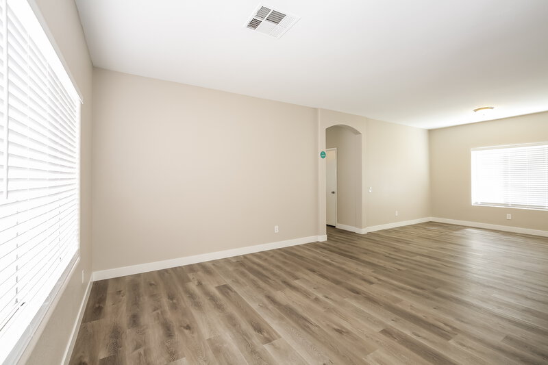 2,190/Mo, 7945 Turtle Island Ct Las Vegas, NV 89129 Family Room View 2