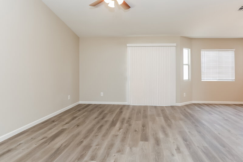 2,045/Mo, 524 Stonehurst Dr North Las Vegas, NV 89031 Living Room View