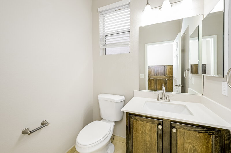 2,180/Mo, 9134 Mountain Maple Ct Las Vegas, NV 89148 Main Bathroom View