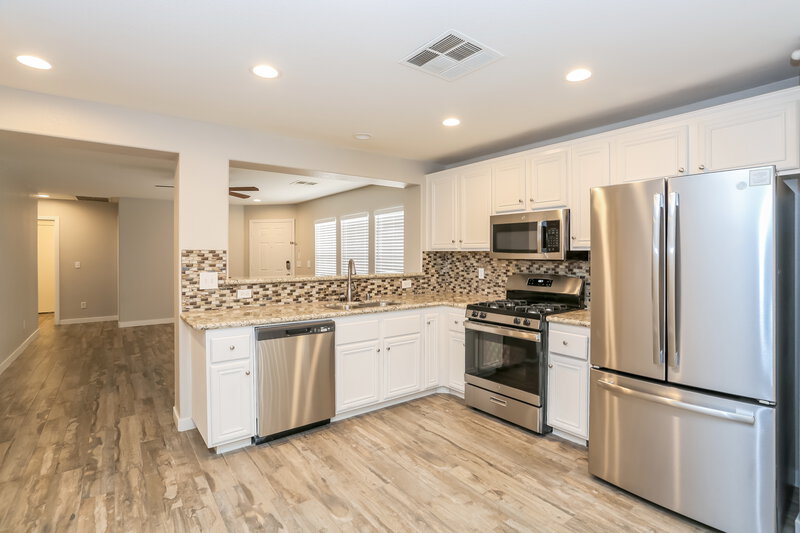 2,090/Mo, 5036 Ironhorse Ranch Ave Las Vegas, NV 89131 Kitchen View