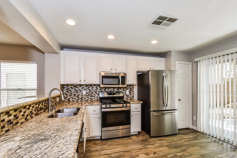 1,990/Mo, 5036 Ironhorse Ranch Ave Las Vegas, NV 89131 Kitchen View