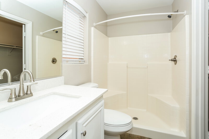 2,090/Mo, 5036 Ironhorse Ranch Ave Las Vegas, NV 89131 Main Bathroom View