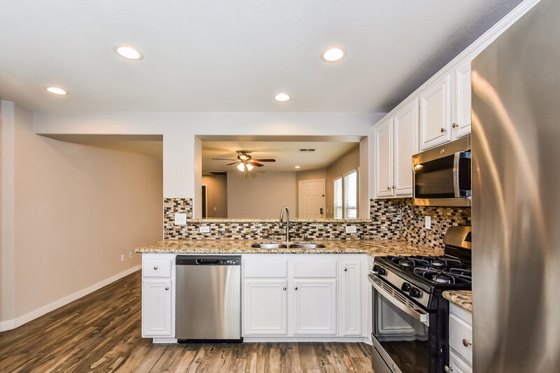 1,990/Mo, 5036 Ironhorse Ranch Ave Las Vegas, NV 89131 Kitchen View 2