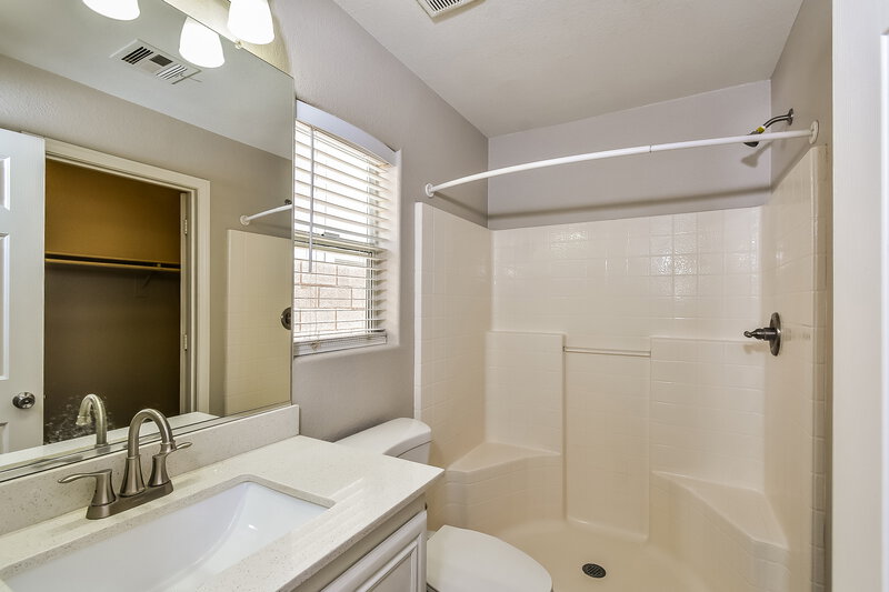 1,990/Mo, 5036 Ironhorse Ranch Ave Las Vegas, NV 89131 Bathroom View