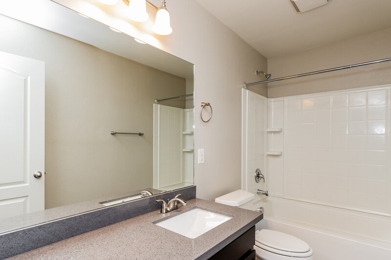 2,425/Mo, 7458 Earnshaw Ave Las Vegas, NV 89179 Bathroom View