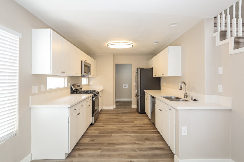 2,200/Mo, 3372 Epson St Las Vegas, NV 89129 Kitchen View