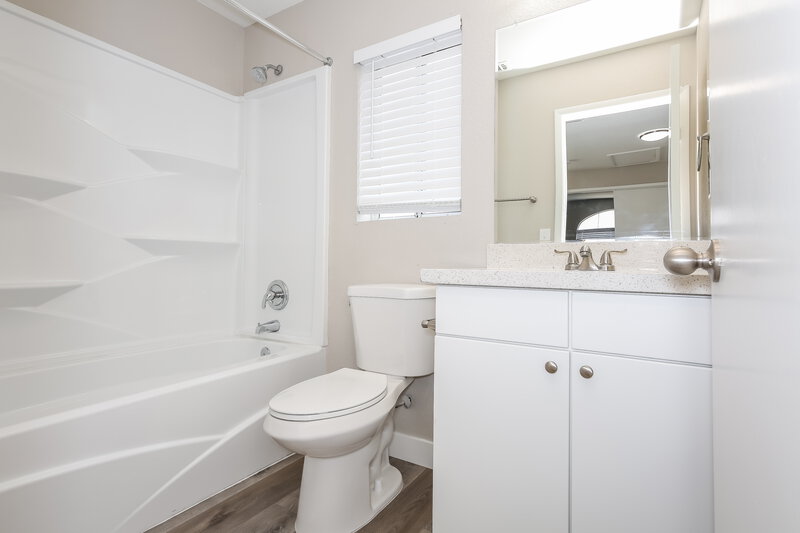2,200/Mo, 3372 Epson St Las Vegas, NV 89129 Bathroom View