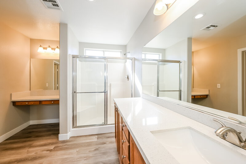 2,275/Mo, 8717 EVAN LILAS Street Las Vegas, NV 89148 Main Bathroom View