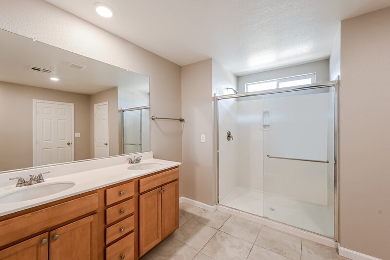 2,430/Mo, 7080 Flathead River Ave Las Vegas, NV 89179 Main Bathroom View