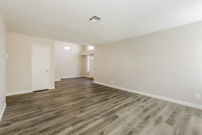 2,420/Mo, 1433 Bellglen Dr Las Vegas, NV 89128 Living Room View 2