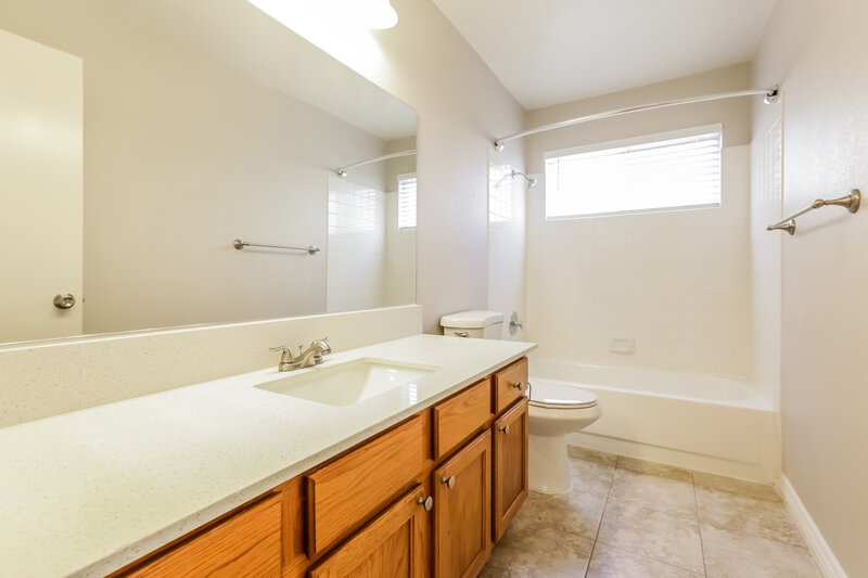 2,420/Mo, 1433 Bellglen Dr Las Vegas, NV 89128 Bathroom View