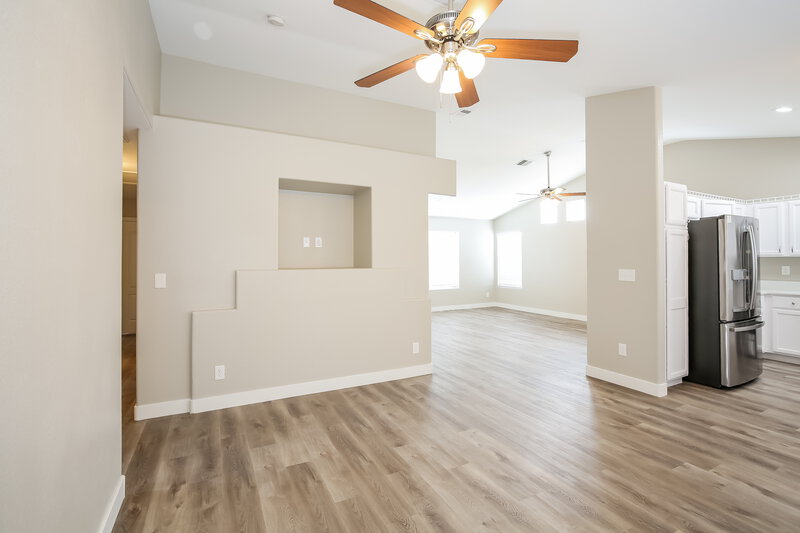 2,190/Mo, 3214 Avawatz Ct North Las Vegas, NV 89032 Dining Room View 2