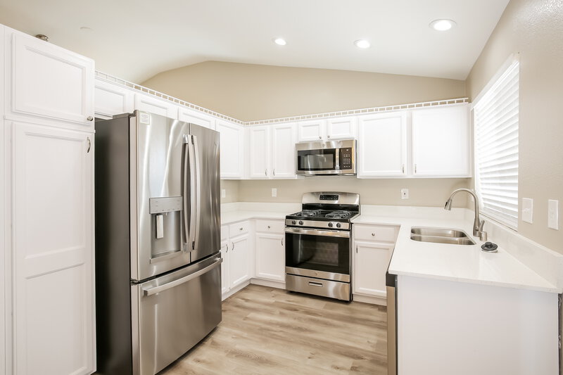 2,190/Mo, 3214 Avawatz Ct North Las Vegas, NV 89032 Kitchen View