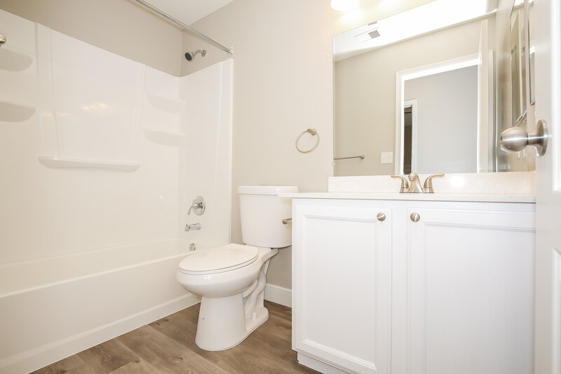 2,190/Mo, 3214 Avawatz Ct North Las Vegas, NV 89032 Bathroom View 2
