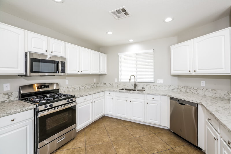 2,340/Mo, 8652 W Majestic Pine Ave Las Vegas, NV 89143 Kitchen View