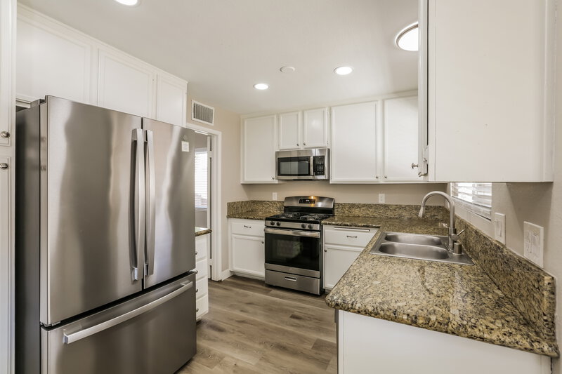 3,190/Mo, 4288 Apex Dr Las Vegas, NV 89147 Kitchen View