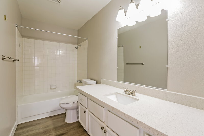 3,190/Mo, 4288 Apex Dr Las Vegas, NV 89147 Bathroom View