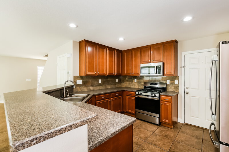 2,025/Mo, 25 Copper Pine Ave North Las Vegas, NV 89031 Kitchen View