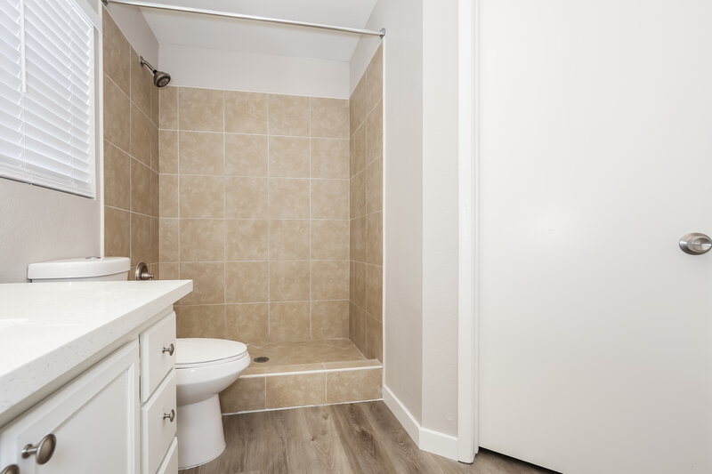 1,895/Mo, 3227 W Verde Way North Las Vegas, NV 89031 Bathroom View